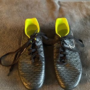 Ladies Nike size 9 soccer cleats